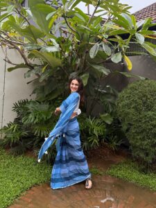 Actress Saniya Iyappan HD Photos and Wallpapers September 2025