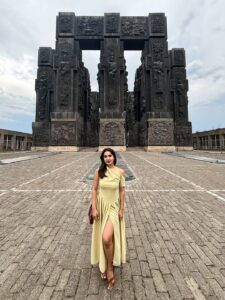 Actress Saniya Iyappan HD Photos and Wallpapers June 2025