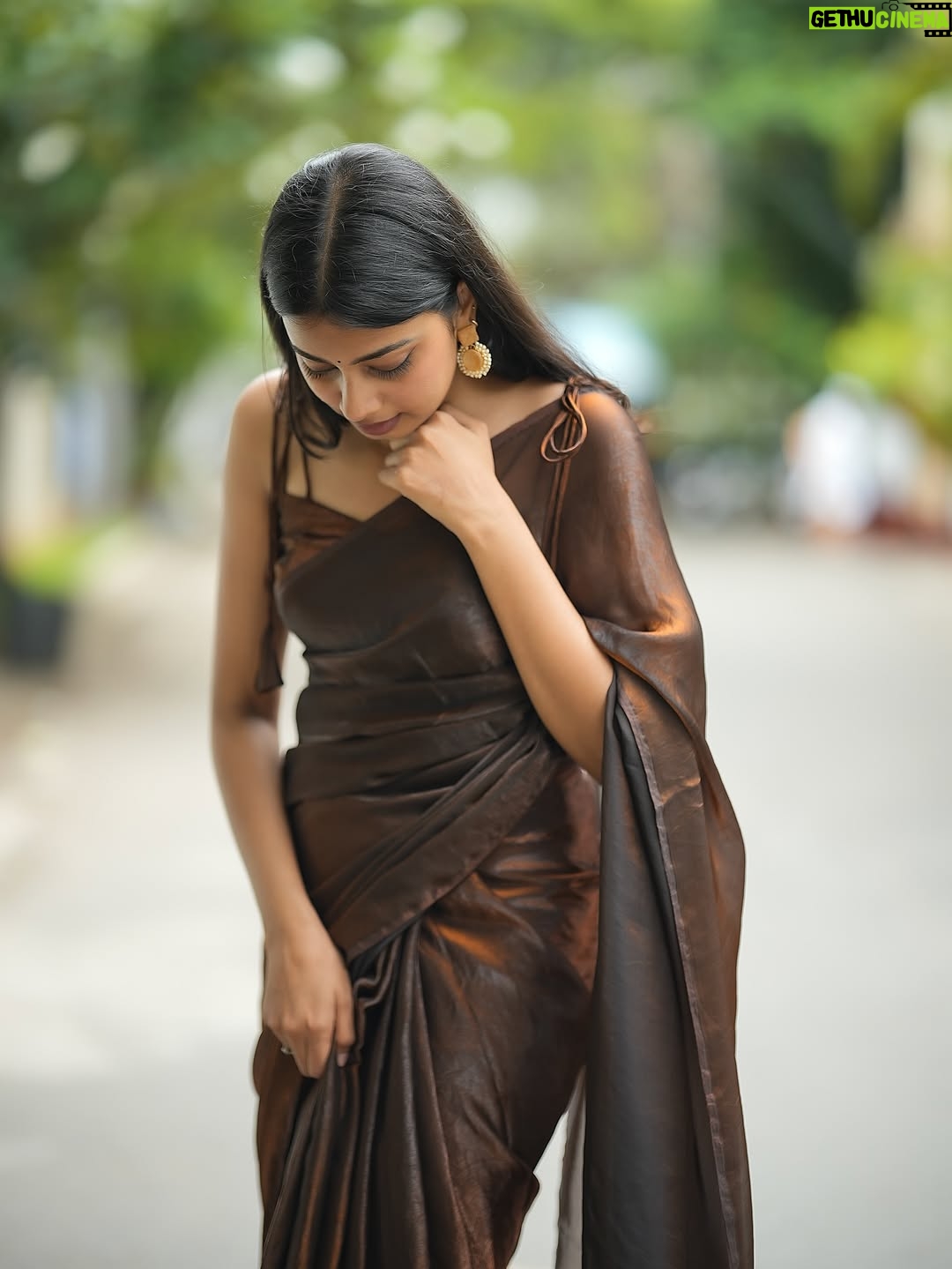 Sanjana - 82.7K Likes - 🤎✨

Outfit : @dresscape_ 🤎🫶🏻

Photography : @prasami_photography ✨

#brown #sareepost