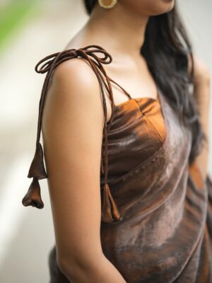 Sanjana Instagram - 🤎✨
Outfit : @dresscape_ 🤎🫶🏻
Photography : @prasami_photography ✨
#brown #sareepost