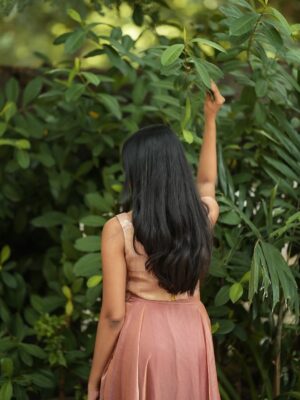 Sanjana Instagram - Just here to make things a little cuter 😚🎀✨
Dress : @dresscape_ 💗
Photography: @prasami_photography ✨
#outfit #outfitday #pink
