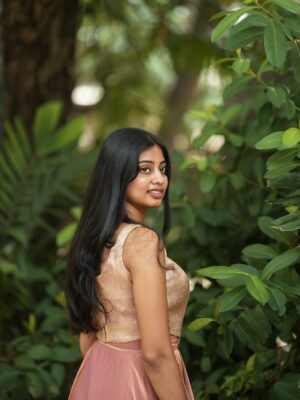 Sanjana Instagram - Just here to make things a little cuter 😚🎀✨
Dress : @dresscape_ 💗
Photography: @prasami_photography ✨
#outfit #outfitday #pink