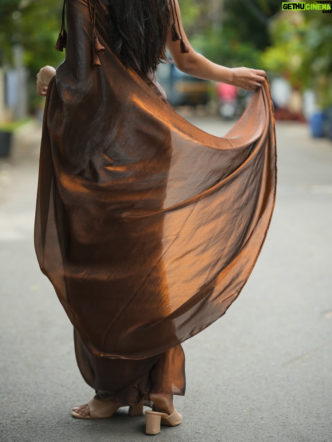 Sanjana - 82.7K Likes - 🤎✨

Outfit : @dresscape_ 🤎🫶🏻

Photography : @prasami_photography ✨

#brown #sareepost