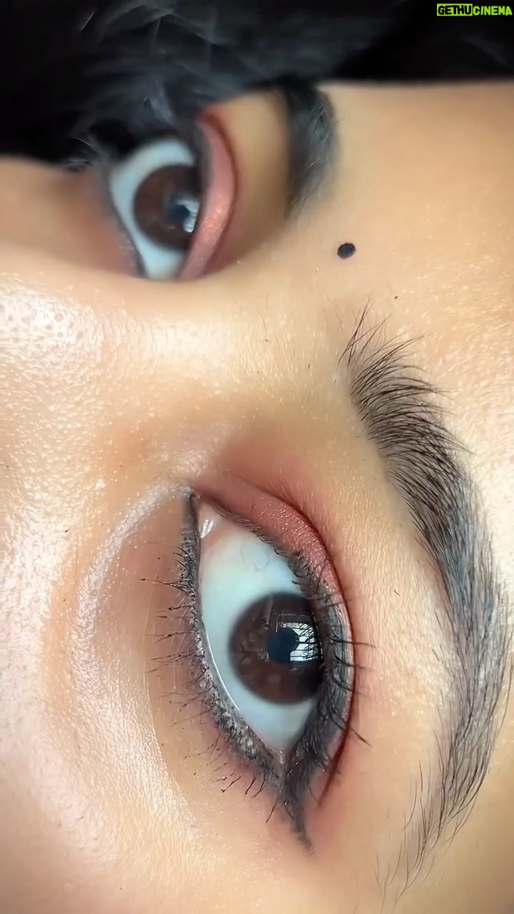 Sanjana - 74.3K Likes - l used the @swissbeautyselect Light Em
Palette 💜
An all-in-one makeup must have with stunning eyeshadow shades, blush, and contour🥰
Lastly, I have finished the look with @swissbeautyselect Here to Stay Lipstick that lasts all day. 

Comment for the links 💜

#swissbeauty #eye #eyeshadowpalettes #purple