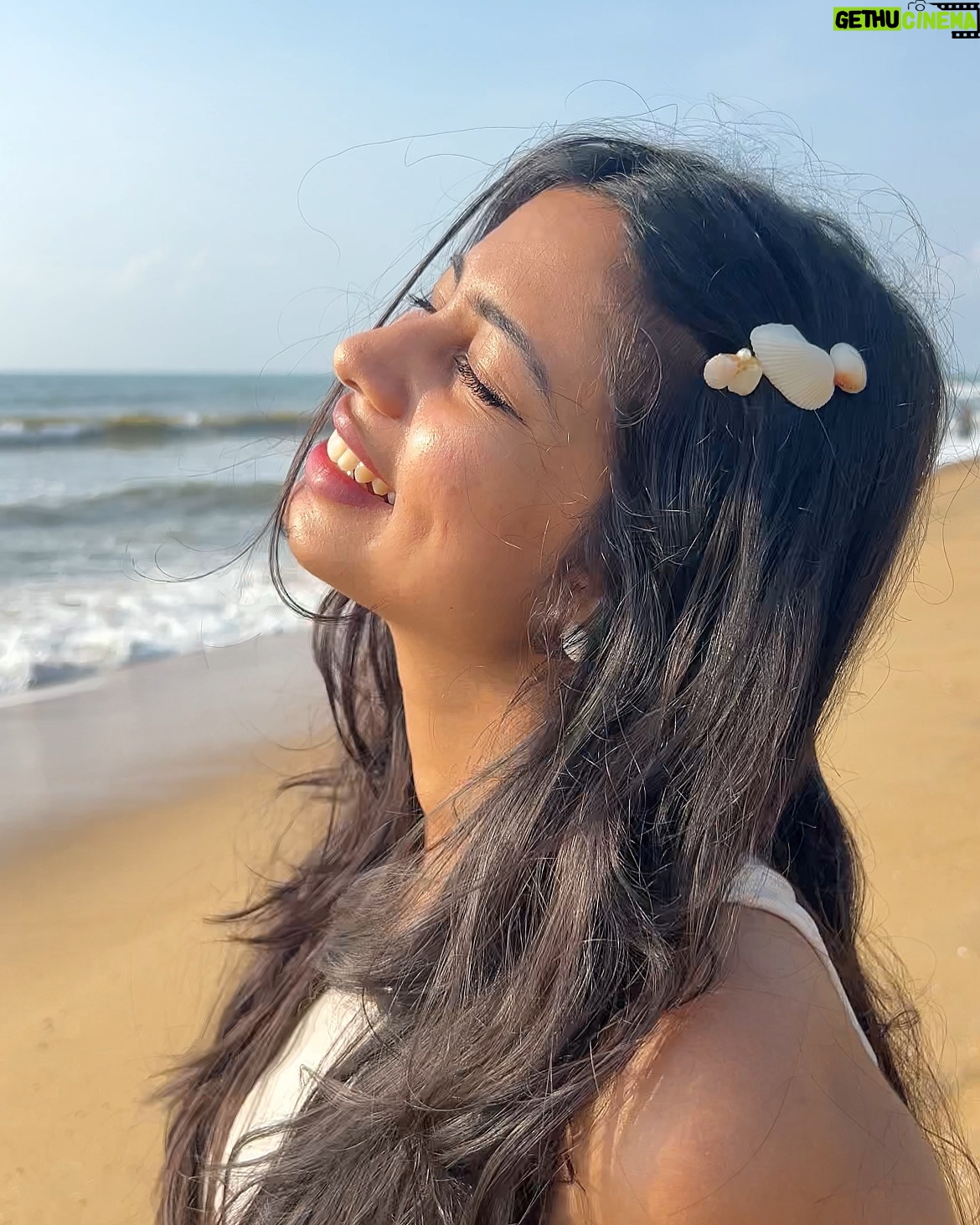 Sanjana - 54K Likes - I’m getting some beach therapy 🌝🌼

#beach #beachdays #instafit