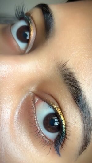 Sanjana Instagram - Got this holographic eyeliner from @reachedmars ❤️ loved it 🫶🏻
Comment for the link ❤️
#gifted #reachedmars #affilate