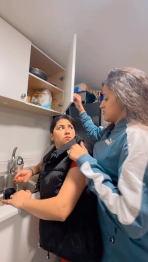 Sanjana Jagga Instagram - Tag a chhotu without saying anything 🤣🤣🤣
Hi! @___shagunn @monica_lakhera09 @priya_jagga25
.
.
.
#height #chhotiheight #relatable #reels #shortheight #confidence #friends #bestfriends #hostel #reelsinstagram #explorepage