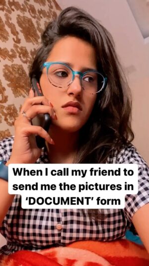Sanjana Jagga Instagram - Tag kro unn gnde IPhone/Mehnge phone walo ko jo pictures click krte time to- Han Han mere phone mein achi photo aati hai
Or photo dete time 100 requests krwate hain😏
Or unn gnde logo mein se main bhi ek hu😌
#relatable #funnyreels #hindireels #bestfriends #photography #friends