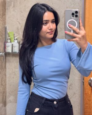 Sanskriti Singh Instagram - š¦šŖ¬