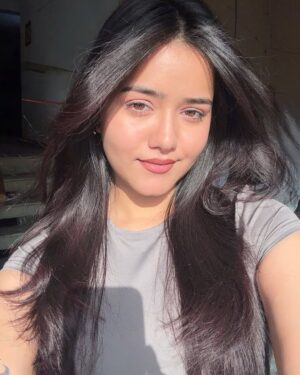 Sanskriti Singh Instagram - Shor si zindagi meri,
Sukoon sa ishq tera š·
