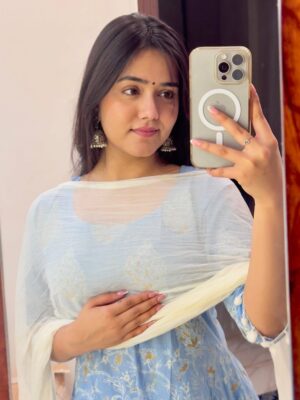 Sanskriti Singh Instagram - Tu Chahat, Mohabbat, IbaadatšŖāØš¦¢
