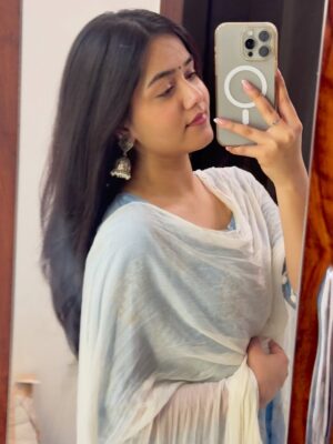 Sanskriti Singh Instagram - Tu Chahat, Mohabbat, IbaadatšŖāØš¦¢