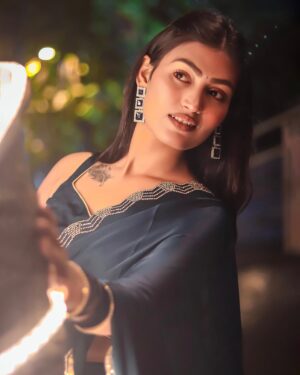 Sapna Roy Instagram - Happy Diwali to all 🪔 @sapnaroy322
Shoot by >> @Potrait_92
#trendingreels #trending #trend #trendy #viral #viralpost #newpost #viralposts #newphoto #newpost😍 #insta #instagram #instagood #instafashion