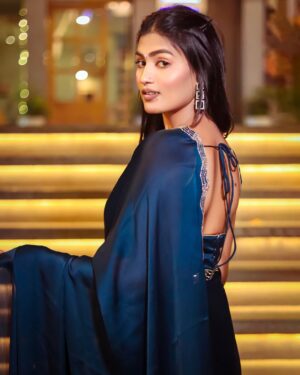 Sapna Roy Instagram - Happy Diwali to all 🪔 @sapnaroy322
Shoot by >> @Potrait_92
#trendingreels #trending #trend #trendy #viral #viralpost #newpost #viralposts #newphoto #newpost😍 #insta #instagram #instagood #instafashion