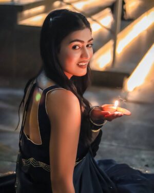 Sapna Roy Instagram - Happy Diwali to all 🪔 @sapnaroy322
Shoot by >> @Potrait_92
#trendingreels #trending #trend #trendy #viral #viralpost #newpost #viralposts #newphoto #newpost😍 #insta #instagram #instagood #instafashion