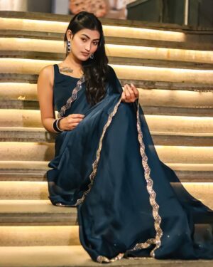 Sapna Roy Instagram - Happy Diwali to all 🪔 @sapnaroy322
Shoot by >> @Potrait_92
#trendingreels #trending #trend #trendy #viral #viralpost #newpost #viralposts #newphoto #newpost😍 #insta #instagram #instagood #instafashion