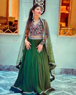 Sapna Roy Instagram - Green colour oh my god woow woow woow 💚🤌
Editing by 👉 @pro_shoots1
#trendy #new #newpost #photooftheday #photo #photoshoot