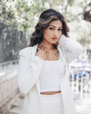 Sapna Roy Instagram - Lost in my own thoughts 💭
#newphoto #newpost❤ #new #instadaily #instagram #instamood #fation #newholland #picture #picoftoday #viral