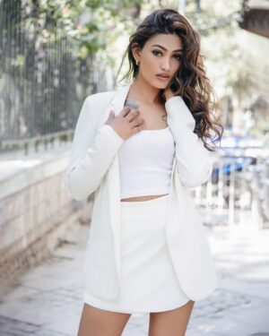 Sapna Roy Instagram - Lost in my own thoughts 💭
#newphoto #newpost❤ #new #instadaily #instagram #instamood #fation #newholland #picture #picoftoday #viral