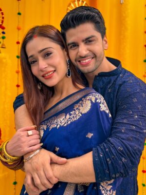Sara Khan Instagram - First Diwali as his forever—one diya, two dil, endless duaas. ✨🪔
HAPPY DIWALI from US to YOU ❤️
#krisa
#firstdiwalitogether