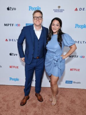 Sara Tomko Instagram - Got the pics back from @mptf and their #eveningbefore the Emmy’s party and I love this moment we caught @alantudyk on his way out as we were on our way in #tagteam @residentalien #harryandasta strike again.  Plus, isn’t my sweet husband just the sweetest? @tj_pederson rrrowrrr 🤟🏽