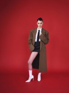 Actress Sara Waisglass HD Photos and Wallpapers July 2025