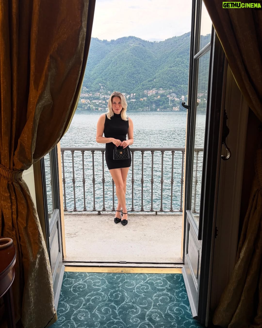 Sarah Catherine Hook - 74.3K Likes - Lost my voice in como…if you find it, please ship it back to me 🫡 THANK YOU @chanelofficial for my first trip to Italy and my very first CHANEL show!! YOU KNOW I LOVE YOU GIRLS!!! #chanelcruiseshow