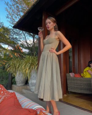 Sarah Catherine Hook Instagram - Thank you Thailand, thank you Mike for the opportunity of a lifetime 💛 princess Piper & I are forever changed