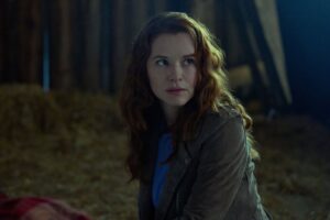 Sarah Drew Instagram - Can Christmas shop owner Emily Lane keep hiding her past from Detective Sam, or will her skills reveal her secret? 🔎 Stream the entire first season of #MistletoeMurders NOW on Hallmark !