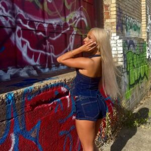 Sarah Georgiana Instagram - let me show u how it’s done 💋