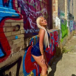 Sarah Georgiana Instagram - let me show u how it’s done 💋