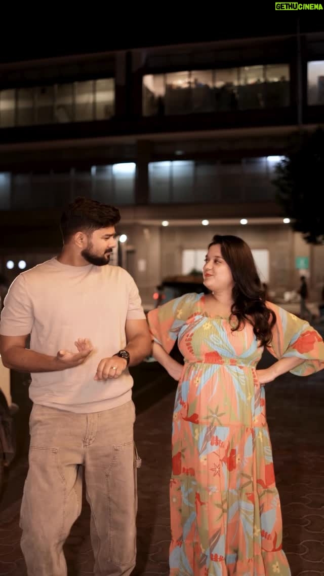 Sarah Hussain - 12.9K Likes - Jaise mein bolungi, waisa tumko karna padhega @sauravnagar_ 🥰🫶🏻

Making the most of late night restaurants in Delhi, and @callchotu_india being my absolute favourite. They literally have everything I crave for, from Desi macaroni, to Chicken Lollypop, to Naan Pizza to Desi Ghar Jaisa Khaana and so much more. 🌸🤌🏻 they’re open till late, aur home delivery toh 4 baje tak. 😍 #ZingyZest #tasty #food