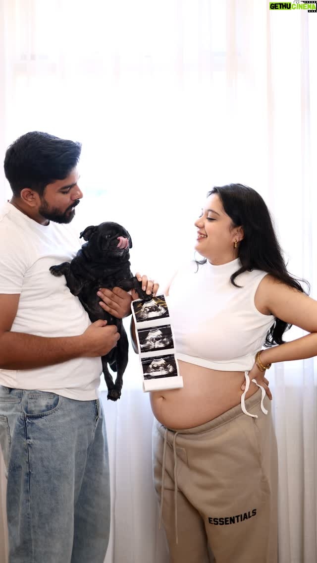 Sarah Hussain - 27.8K Likes - Choti si family ka chota sa shoot. 🥹✨

#ZingyZest #Love