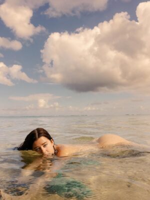 Sarah McDaniel Instagram - 🐟🐠🌀🪣🪁🫐🖌️🗣️🩱
