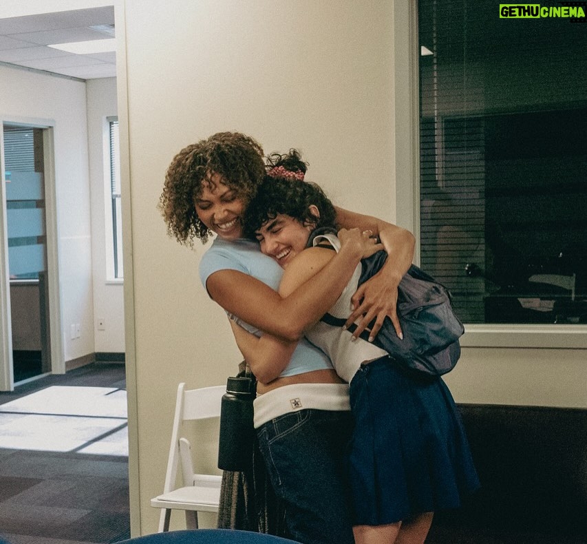 Sarah Yarkin - 41.6K Likes - WE ARE SO BACK

@schoolspirits @ season3