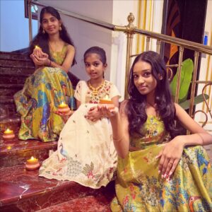 Saranya JaiKumar Instagram - Happy Diwali folks 🪔💥💥💥💥

God bless all 🙏🏼