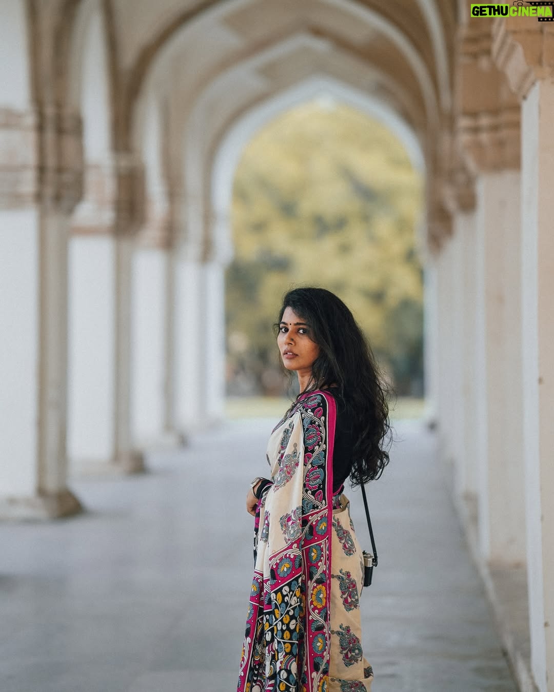 Saranya Pradeep - 42K Likes - A step, a story, a sigh 🤎

📸 : @pallesunny 
Assisted by : @nani____08_ 

Hairstylist : @farzanashaik._.stylist 

#saree #story #rootedinculture #history #traditions #twist #sareelove #goldenhourphotography #photooftheday #naturevibes #wind #whisper #breeze #and #bliss #ig #insta #sunset #dreams #rustic #charm #sixyardsofgrace #timelesselegance #beauty #lostinthemoment #serenity #heritage #❤️❤️