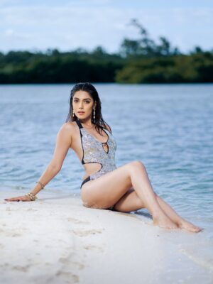 Sargam Koushal Instagram - This shoot organised by @u.wellness_spa exclusively for @manishvaidofficial is hands do my favourite photoshoot in this whole entire universe especially because of the efforts that went into making it so perfect. From booking a speedboat, to organising an entire brunch at the beach, with fish and wine, the clear waters and the scenic views. Thank you Mrs Mauritius World for this amazing day.
Mauritius will always be special.
@rishab_rambaruth what a phenomenal mind!