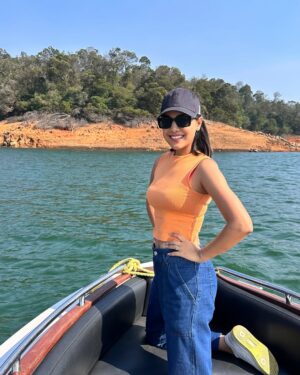 Sargam Koushal Instagram - Women with wings
They long to touch the sky
Women with wings
They teach themselves to fly
#lake #pykara #water #boating #fun #trek #mountains #beauty #ooty #women