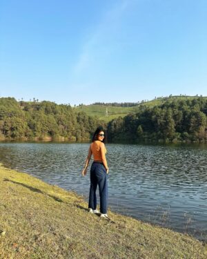 Sargam Koushal Instagram - Women with wings
They long to touch the sky
Women with wings
They teach themselves to fly
#lake #pykara #water #boating #fun #trek #mountains #beauty #ooty #women