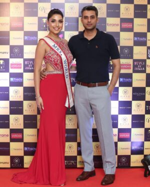 Sargam Koushal Instagram - Bangalore photo dump
@aditya_manohar_sharma thank you for the much awaited surprise visit. ❤️
@adline_castelinofficial you’re one great travel companion and a beautiful woman 🌸
@indiasmisstgpc always giving me the best memories either these young souls 🧿
@dipakkshahi and @serenakhat giving the best pageant gossip and trivia that transcends decades.🤭