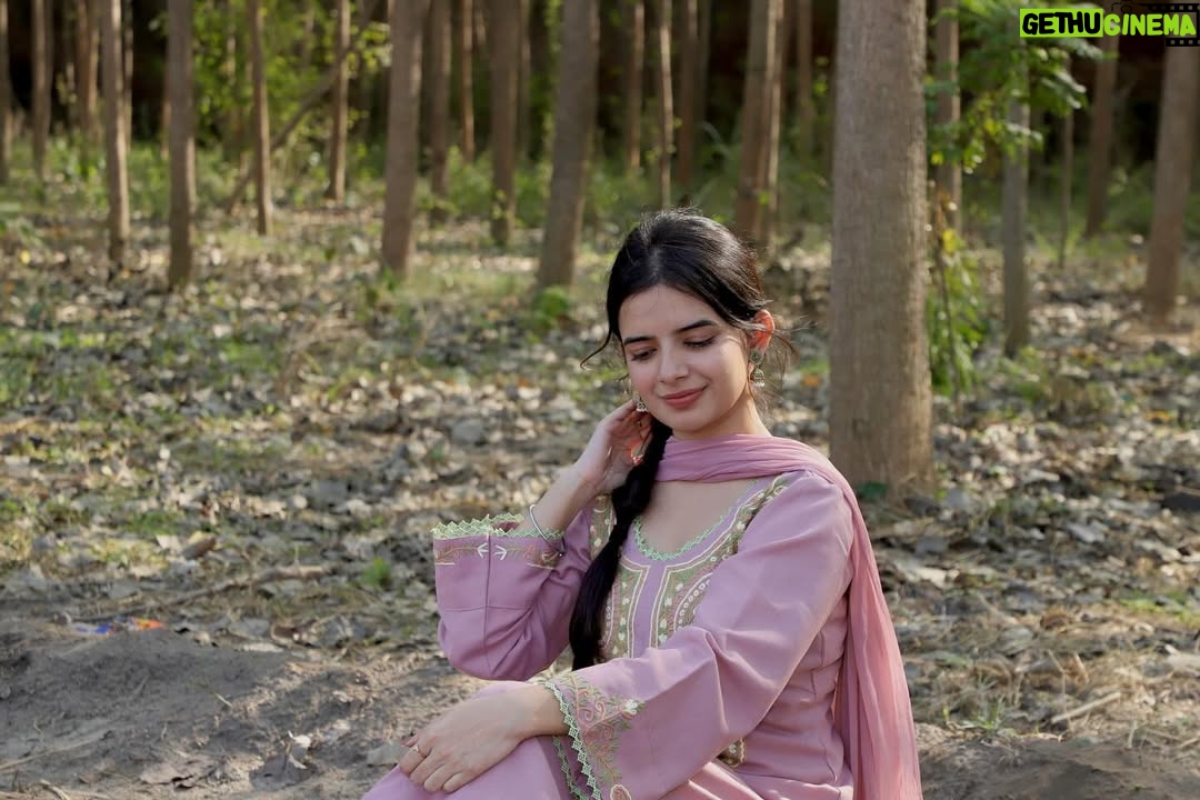 Sargun Sekhon - 9K Likes - ਸੂਟ ਤੈਨੂੰ ਸੂਟ ਕਰੇ ਜਦੋ ਕਿਹਨਾ ਆਏ
ਮੈਂ ਸੁਣ’ਨੇ ਨੂ ਪਾਔਣ ਲਗ ਗਯੀ ✨🤍 
.
.
.
.
.
.
.
.
.
#instaphoto #instagood #punjabisuit #punjabi #explore #photooftheday #instamood #punjab #punjabisongs
