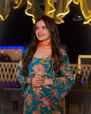 Sargun Sekhon Instagram - Suggest a captionš.
š· : @sp_maan_photography
.
.
.
.
#punjabisuit #punjabi #photooftheday #insta #instapic #instamood #trending #punjabisongs #farshisalwar #farshisalwarsuit #punjabisongs