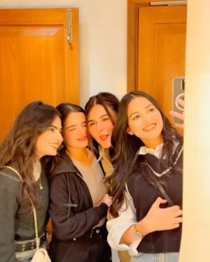 Sargun Sekhon Instagram - ਯਾਰ ਮਰਨ ਨੀ ਦਿੰਦੇ 🧿❤️👭
#yarri #yaar #bestfriends #forever #like #liketime #explore #exploremore #tranding