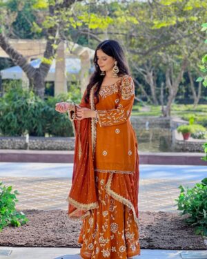Sargun Sekhon Instagram - š§”āØš§”
Suit : @the_violet_dresser
.
.
.
.
.
.
#insta #punjabi #instagood #explore #punjabisuit #punjab #weddingoutfit #ootd #photooftheday #punjabisongs #trending #punjabiwedding