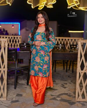 Sargun Sekhon Instagram - Suggest a captionš.
š· : @sp_maan_photography
.
.
.
.
#punjabisuit #punjabi #photooftheday #insta #instapic #instamood #trending #punjabisongs #farshisalwar #farshisalwarsuit #punjabisongs