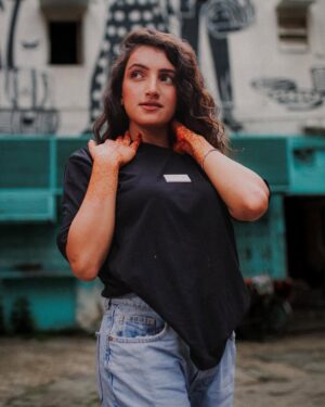 Sarika Luthra Instagram - Being in love with yourself is the most beautiful thing.
.
.
.
.
.
#saruluthraofficial❤️🔥 #dosti #love #fashion #vedio #beautiful #simple #cute #followforfollowback #followers #single #makup #dressup #dresses #instragood #instragram #viral #instragood #attitude