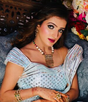Sarika Luthra Instagram - "Time to really put a ring to it."❤️💐
.
.
.
.
.
#love #fashion #beauty #beautycare #makup #bride #mamtaverma❤️🙏#bridalmakeupartist #makeupbymamta#