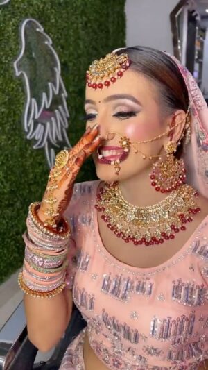 Sarika Luthra Instagram - Skinalive unisex salon & academy
M ghoomu firu nacchu
#bridalmakeup #bridal #smokeyeyes #smokey #hairstyles #hair #hairlook #engagement