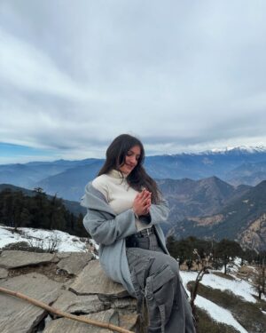 Sarika Luthra Instagram - 🏔️✨
#mountains #love #insta #fashion